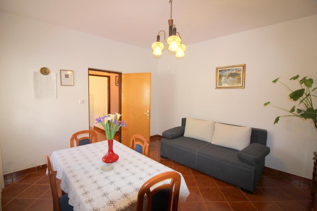 Apartment Liliana Near Beach Poreč Exteriör bild