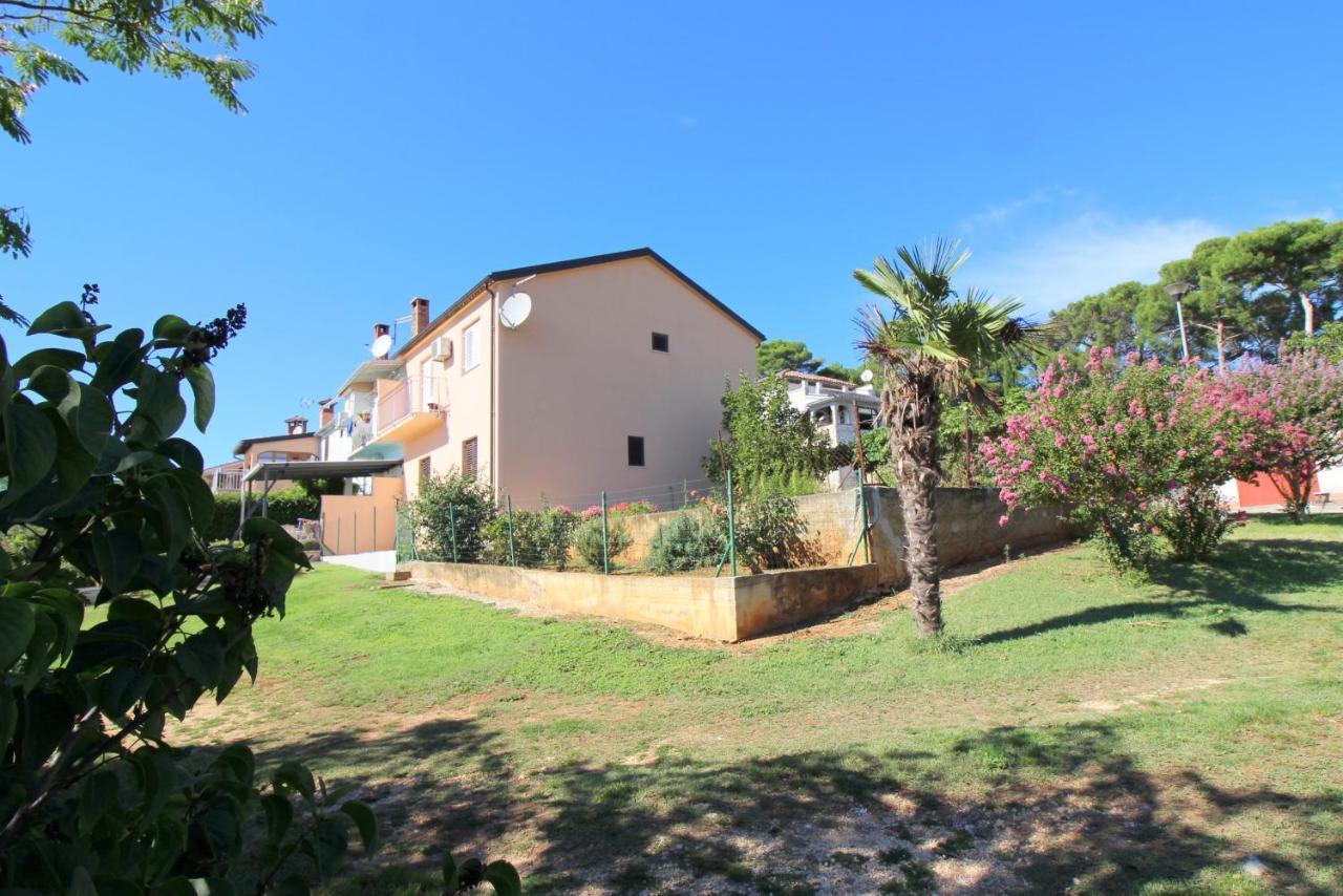 Apartment Liliana Near Beach Poreč Exteriör bild